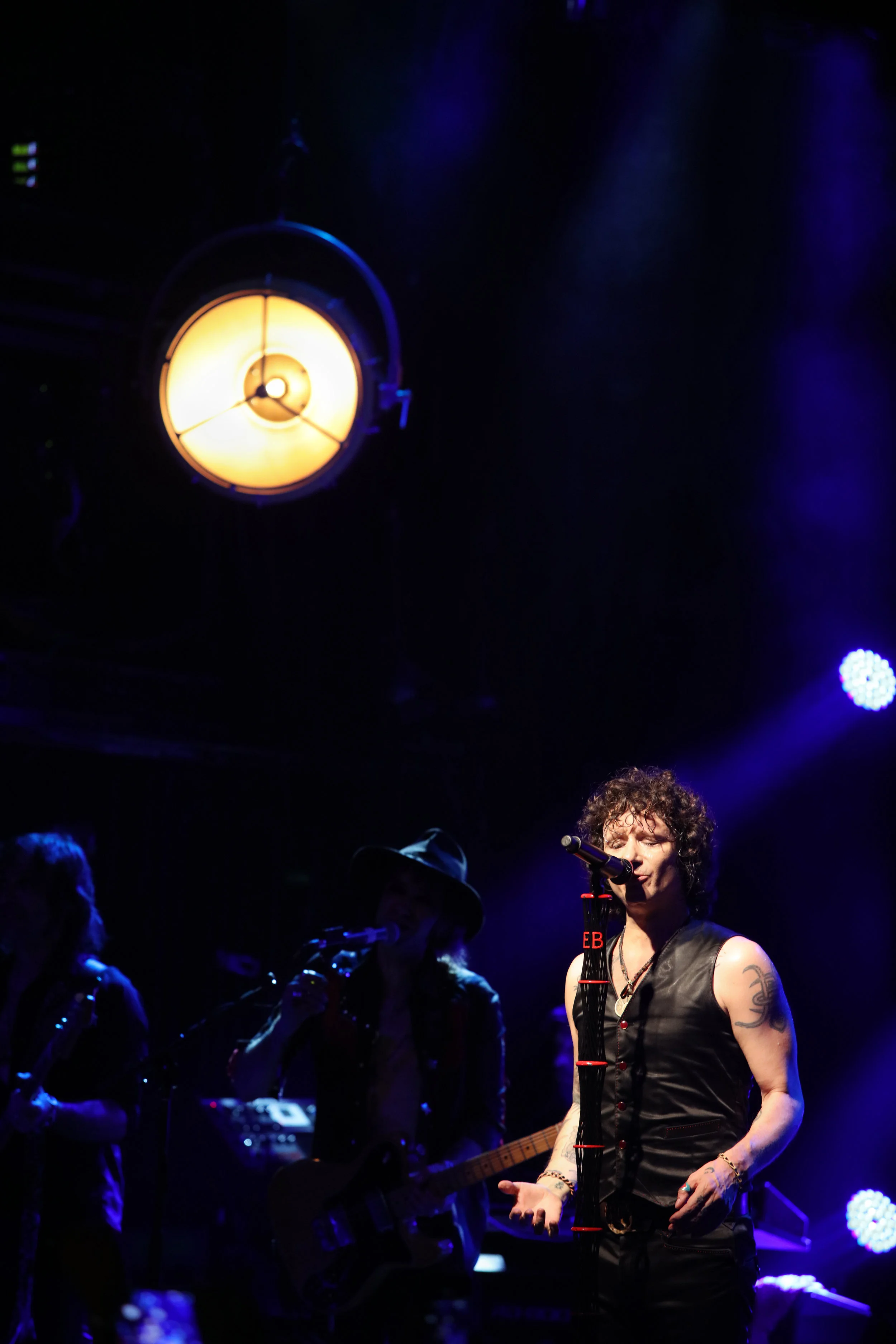 Enrique Bunbury Singer