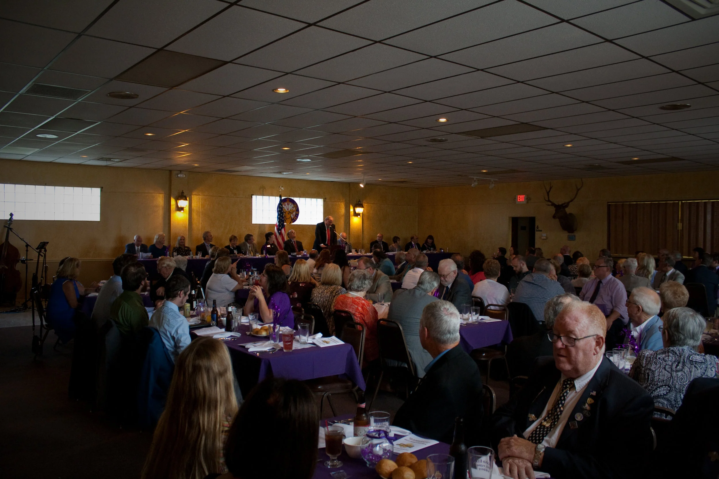 Crowd 1.jpg