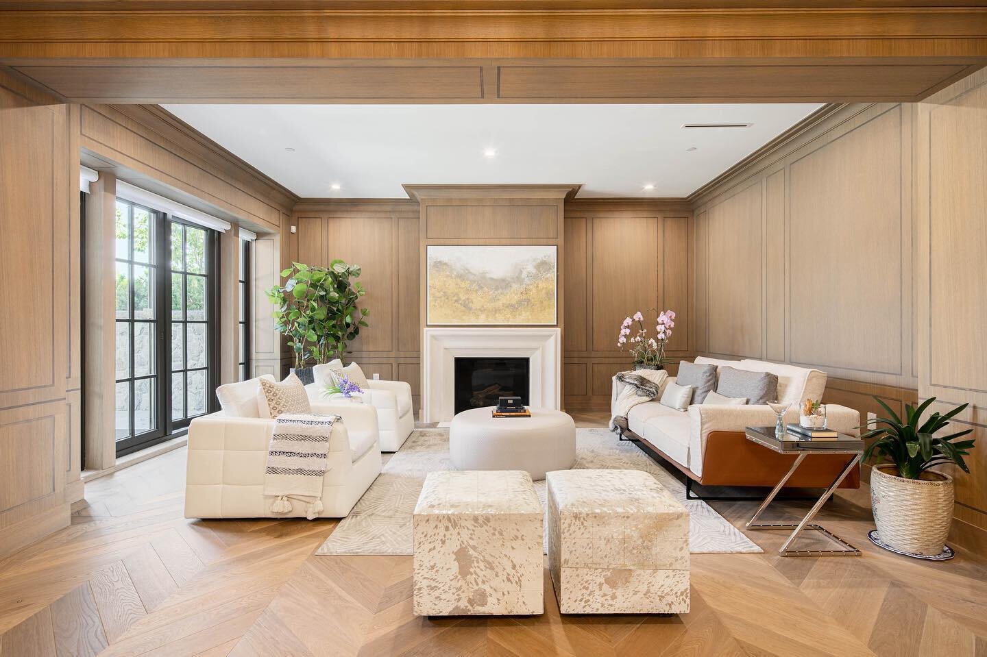➡️SWIPE to see Before &amp; After Staging for this $9,880,000 Point Grey Home 💫
.
.
.
.
.
.
#homestaging #homedecor #photography #realestate #vancouverrealestate #photooftheday #furniture #architecture #luxuryhomes #yvr #dailyhivevan #insidevancouve