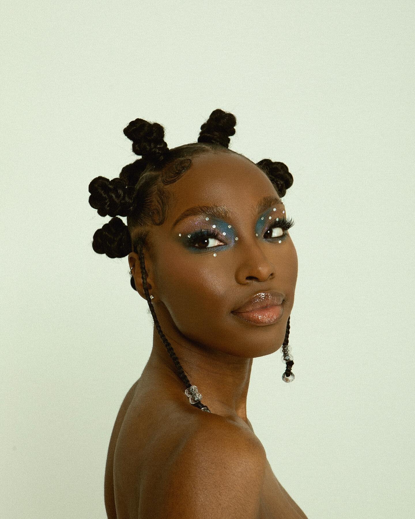 &lsquo;See beneath you&rsquo;re beautiful&rsquo; shot by me (Grace Olukanni) 
&mdash;&mdash;&mdash;&mdash;&mdash;
This photoshoot celebrates BW beauty. In every curl, twist and braid, black women&rsquo;s hair share a story of resilience, heritage and