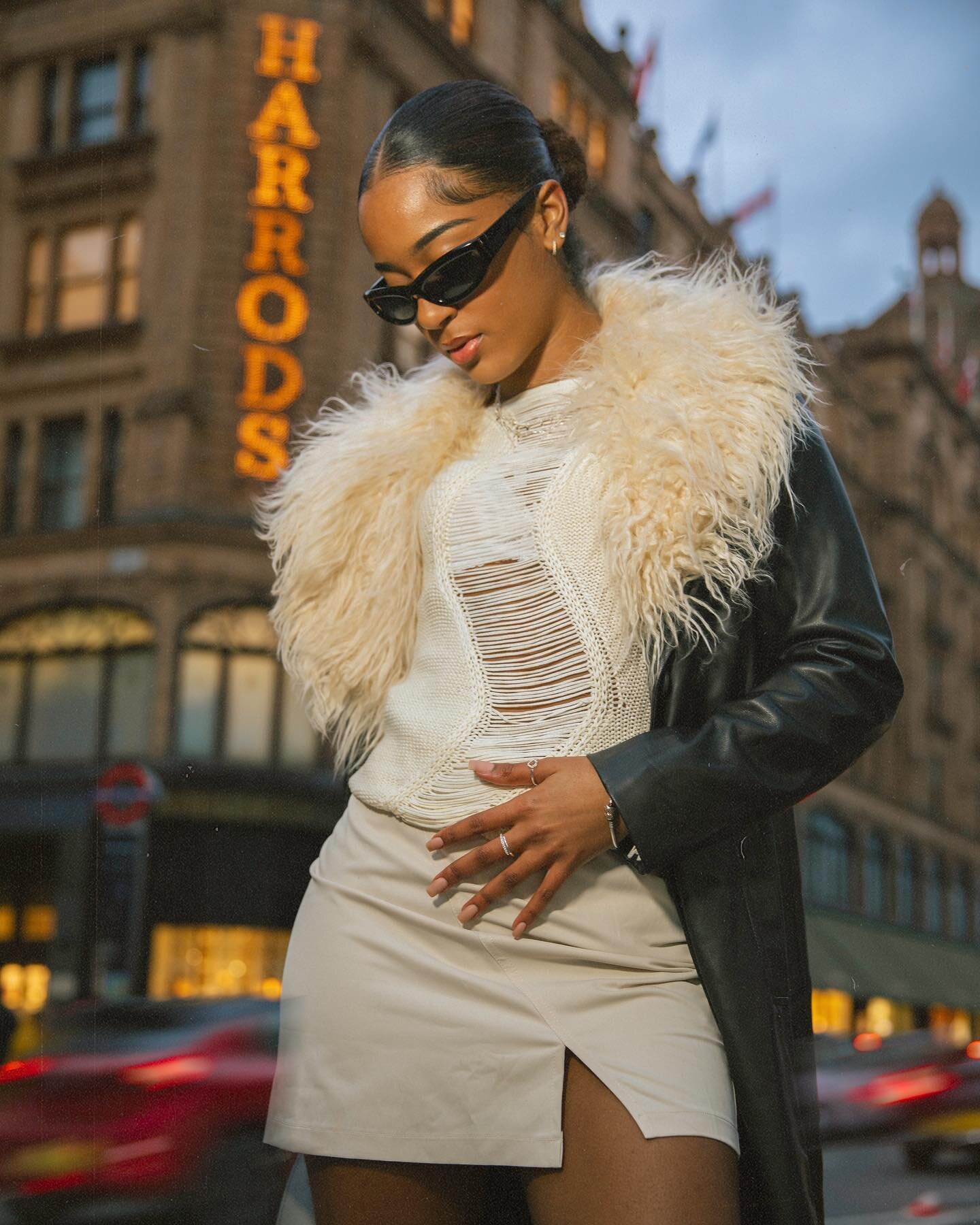 I&rsquo;m in London I like to shop at the mall 💅🏾