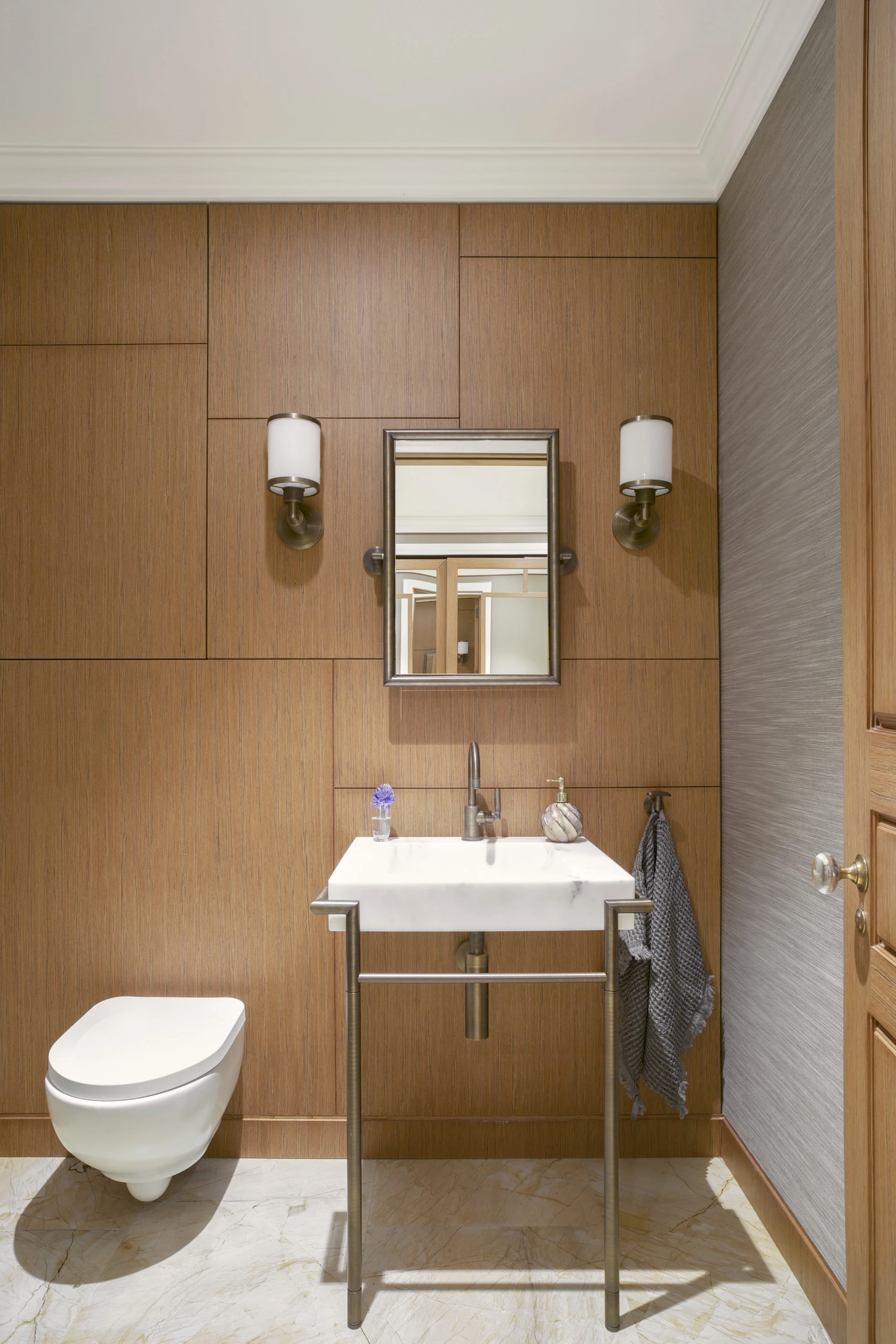 web 0R1A1421_2_F1.jpg