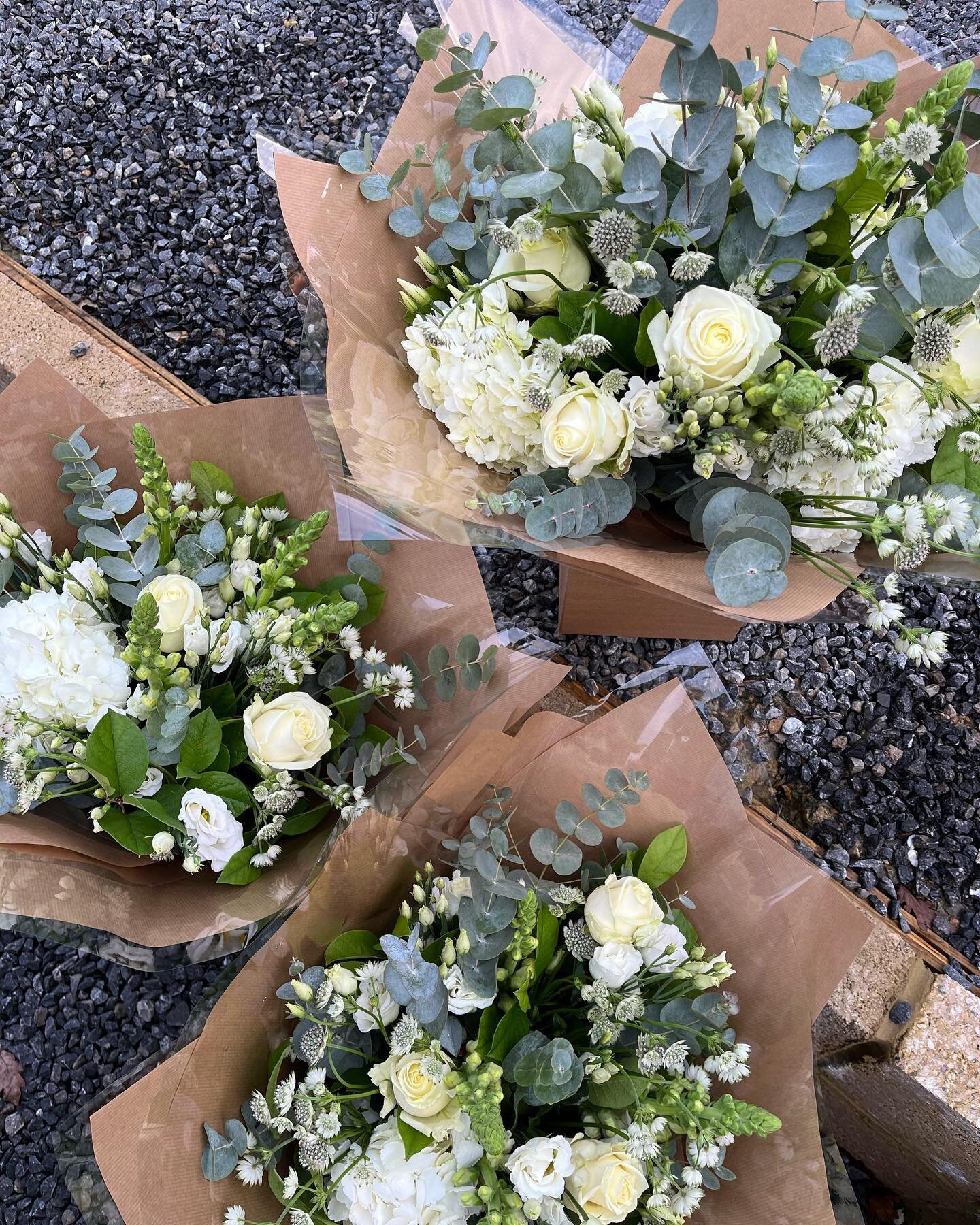 HAPPY 2024! 
We are back open and delivering beautiful bouquets and arrangements locally. Please order online or call us whenever you need fresh flowers 🌸 
#flowerdeliverycoulsdon #flowerdeliverychipstead #flowerdeliverycaterham