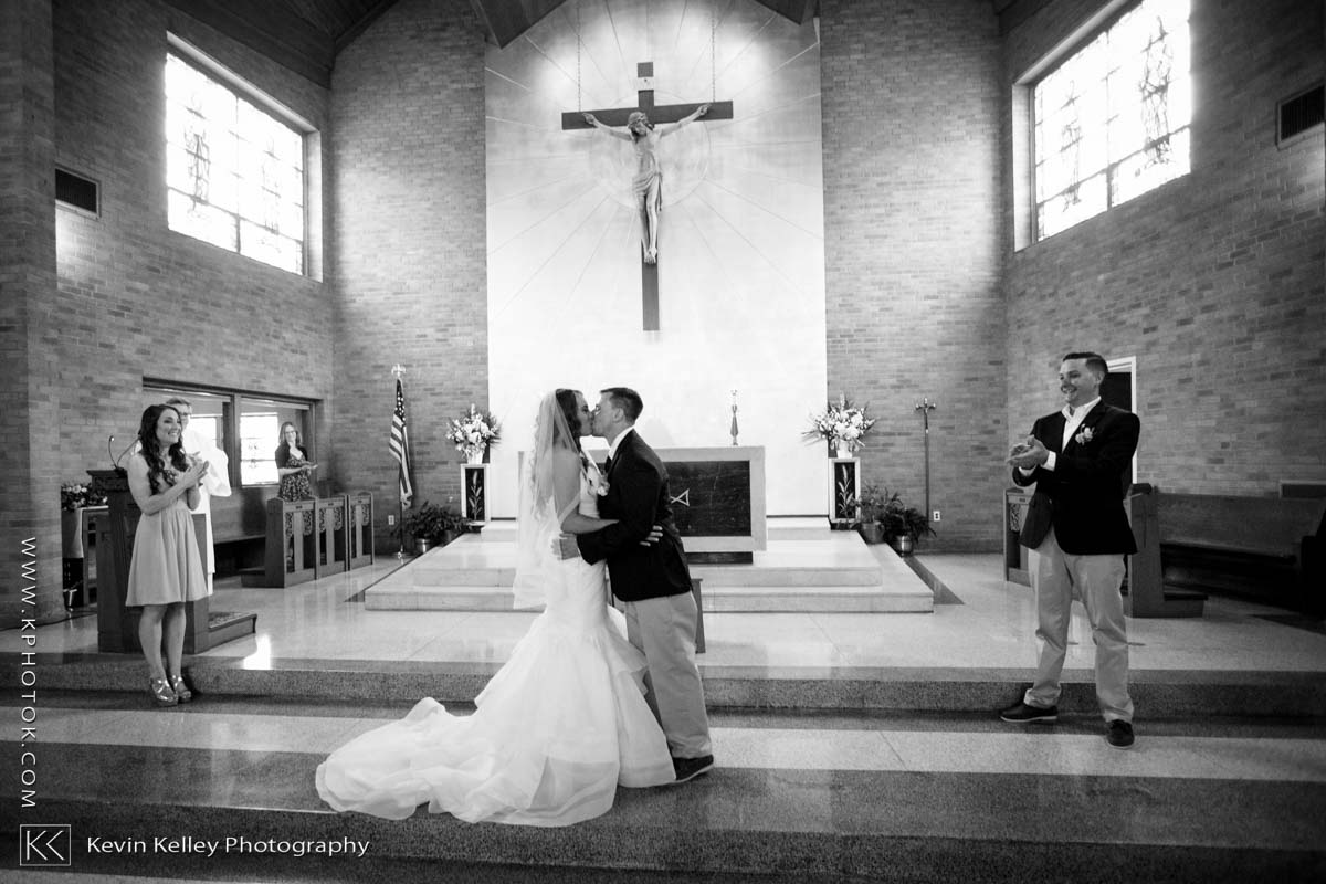 Laurel-Beach-Club-Milford-CT-wedding-2030.jpg