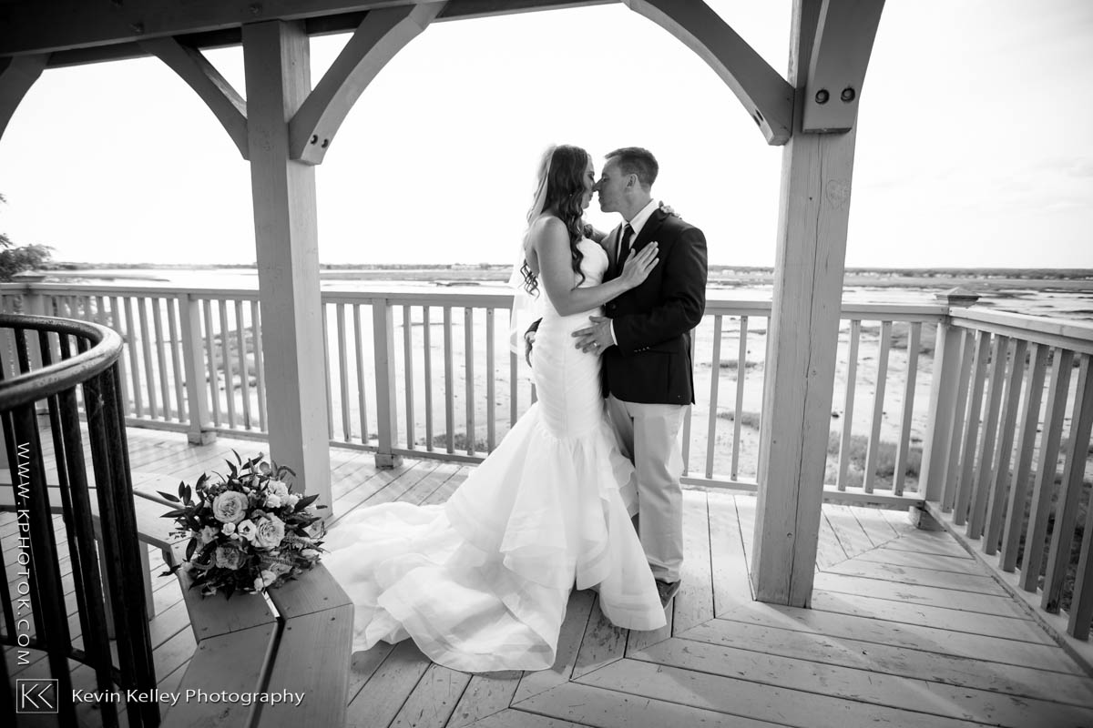 Laurel-Beach-Club-Milford-CT-wedding-2042.jpg