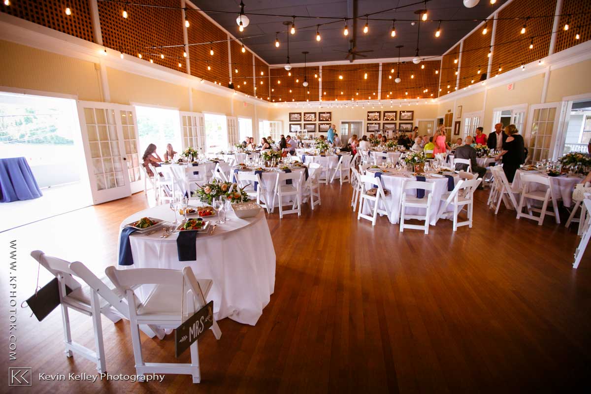 Laurel-Beach-Club-Milford-CT-wedding-2050.jpg