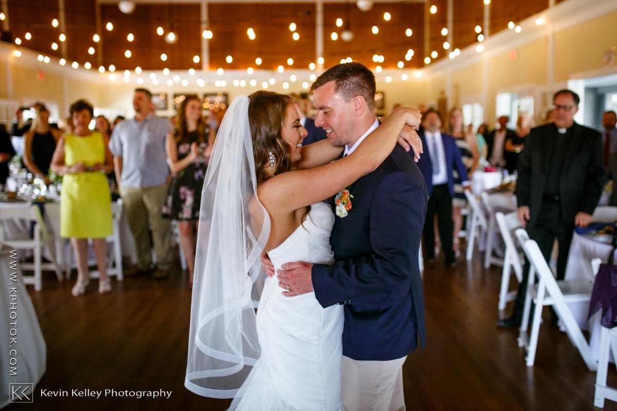 Laurel-Beach-Club-Milford-CT-wedding-2055.jpg