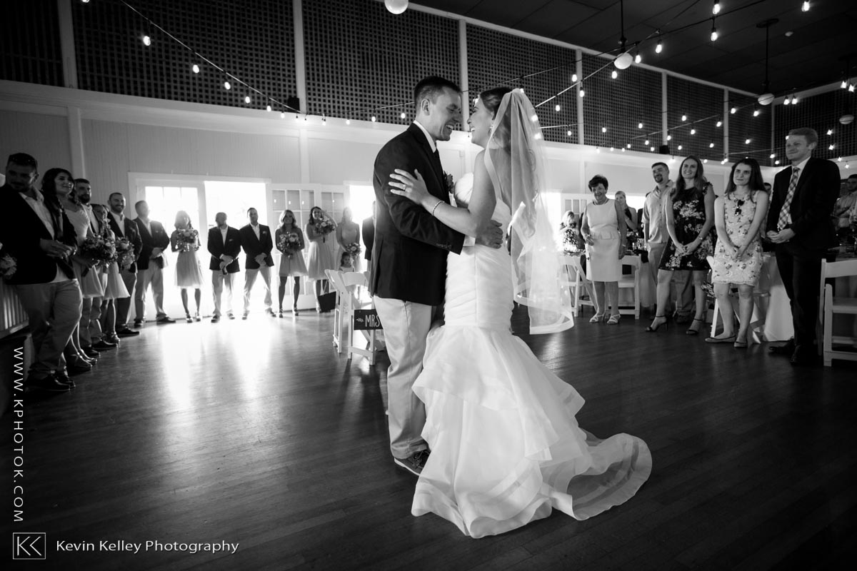 Laurel-Beach-Club-Milford-CT-wedding-2056.jpg