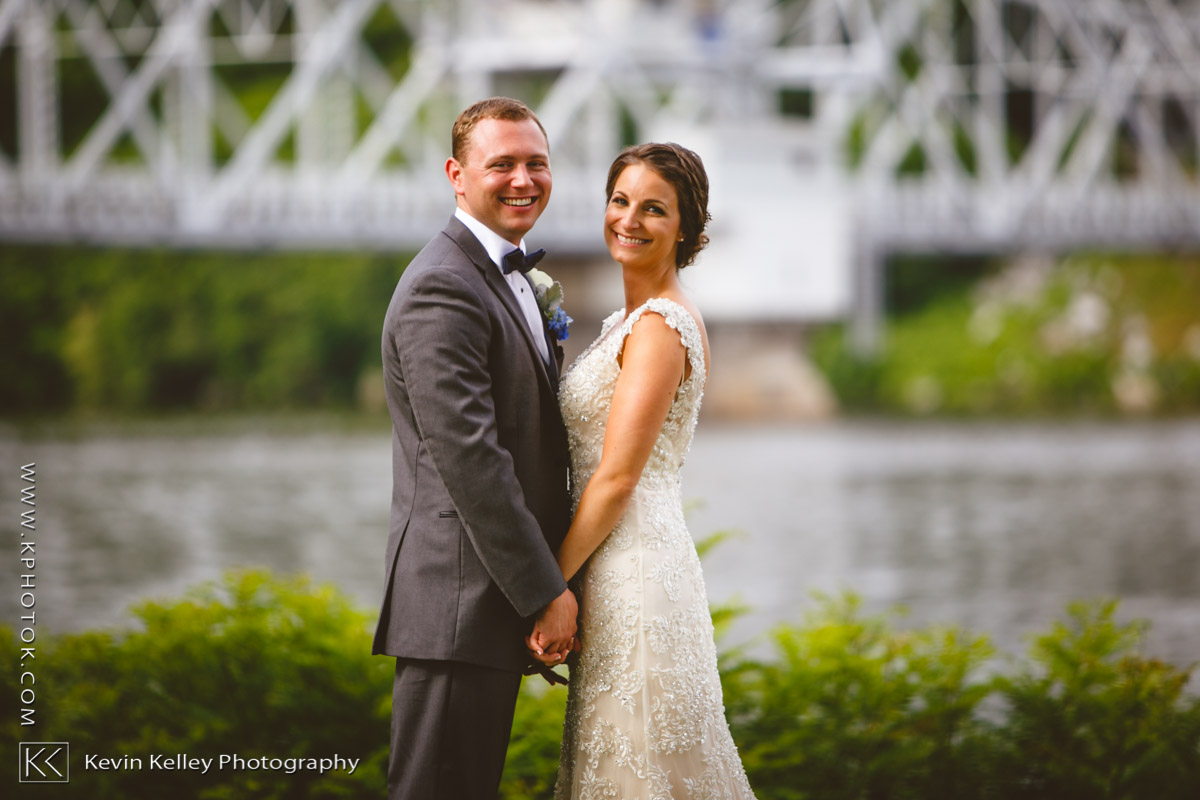 Riverhouse-at-goodspeed-station-wedding-2049.jpg