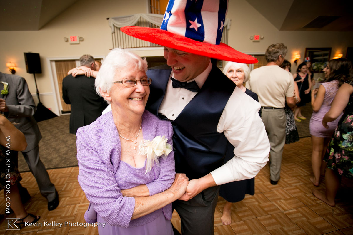 Riverhouse-at-goodspeed-station-wedding-2094.jpg