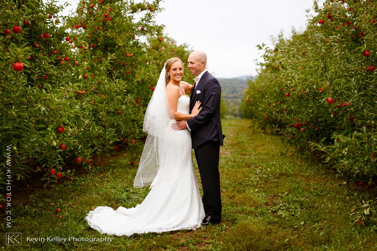 Lyman-orchards-golf-club-wedding-2010.jpg
