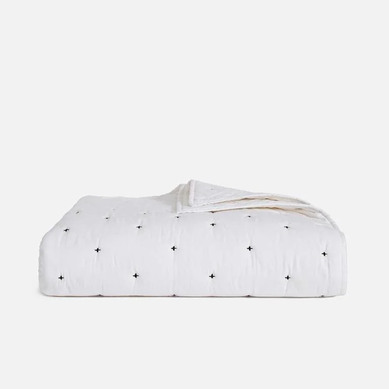 The Correct Summer Quilt If You’re Always Hot But Also Always Cold