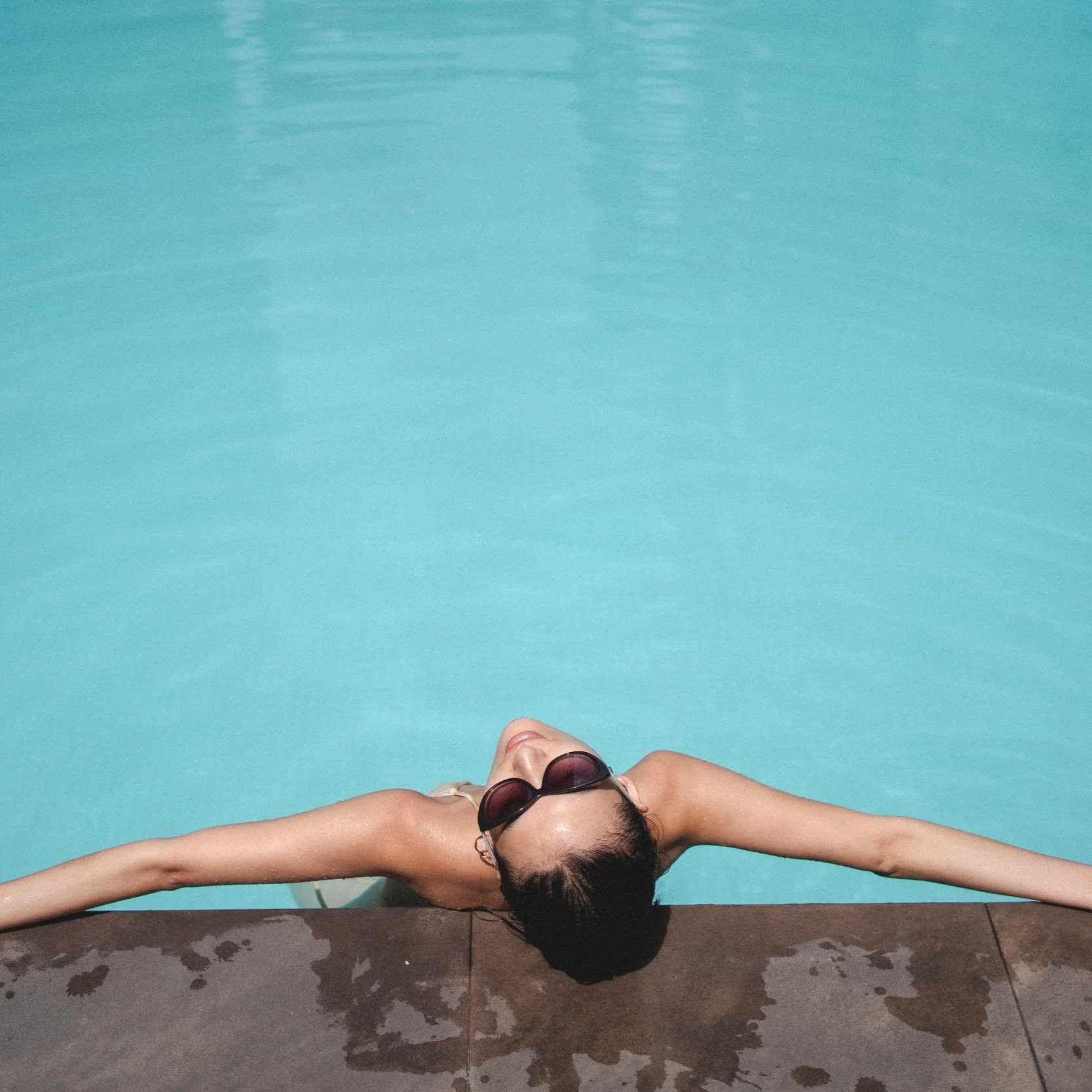 The 11 Best Sweatproof Beauty Products, According To A VERY Oily Person   