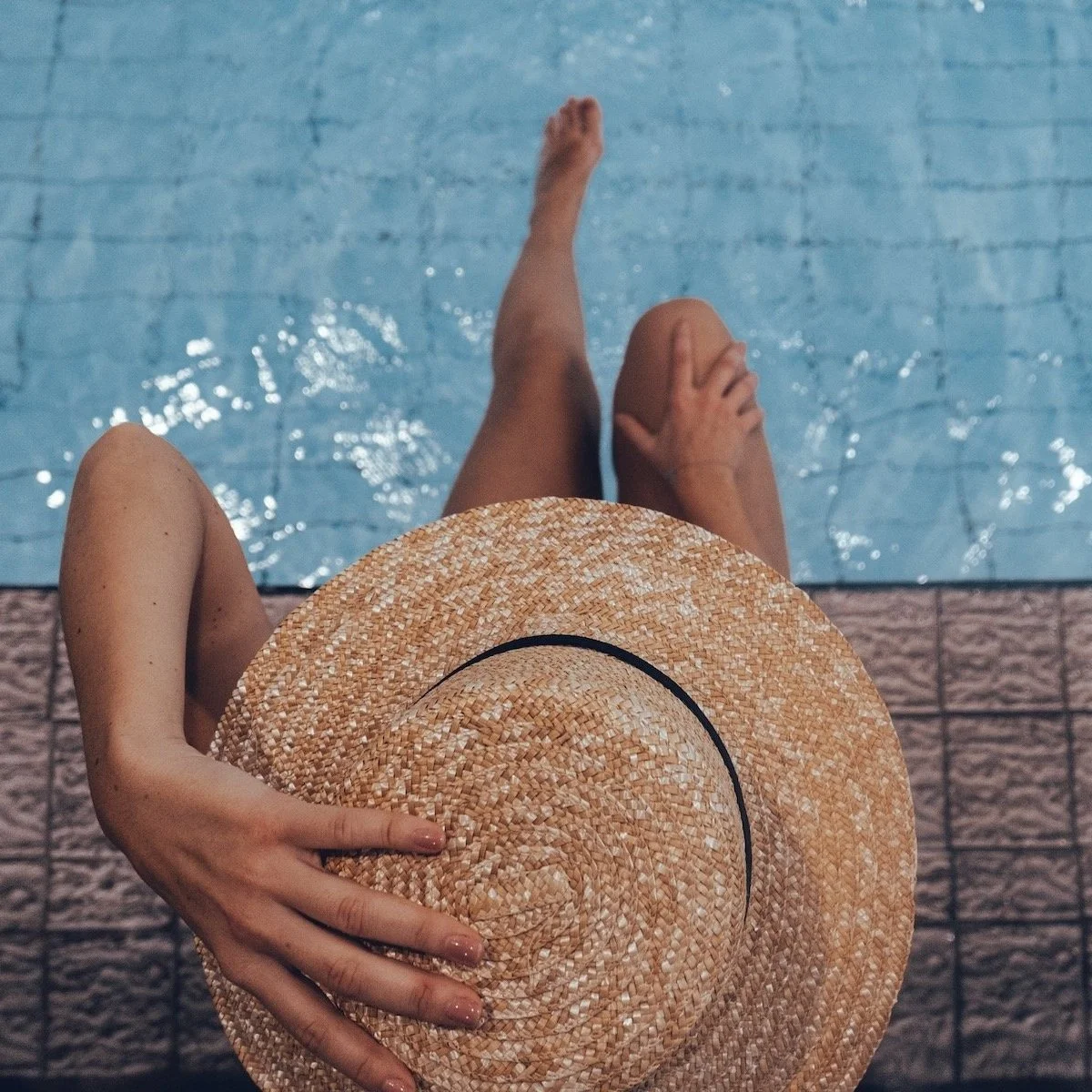 This Is The Only “Poolside Chic” Outfit Template You Will Ever Need