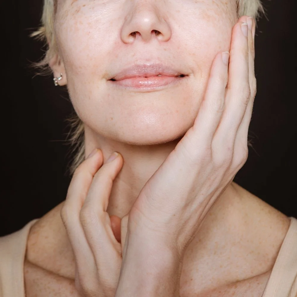 16 Ways To Look Instantly Younger And More Refreshed Without A Lick Of Makeup 