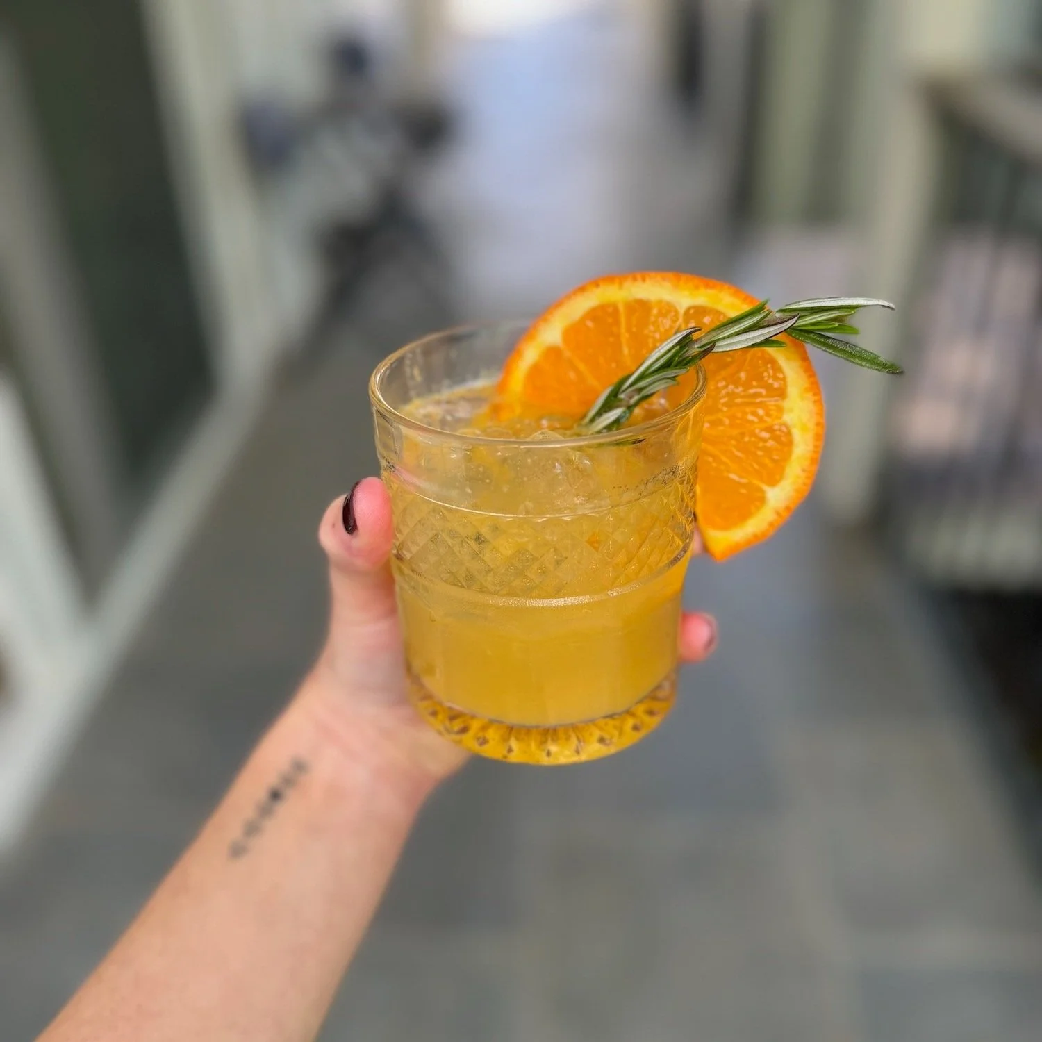 These Are The 4 Most Delicious Alcohol Alternatives We’ve Tried