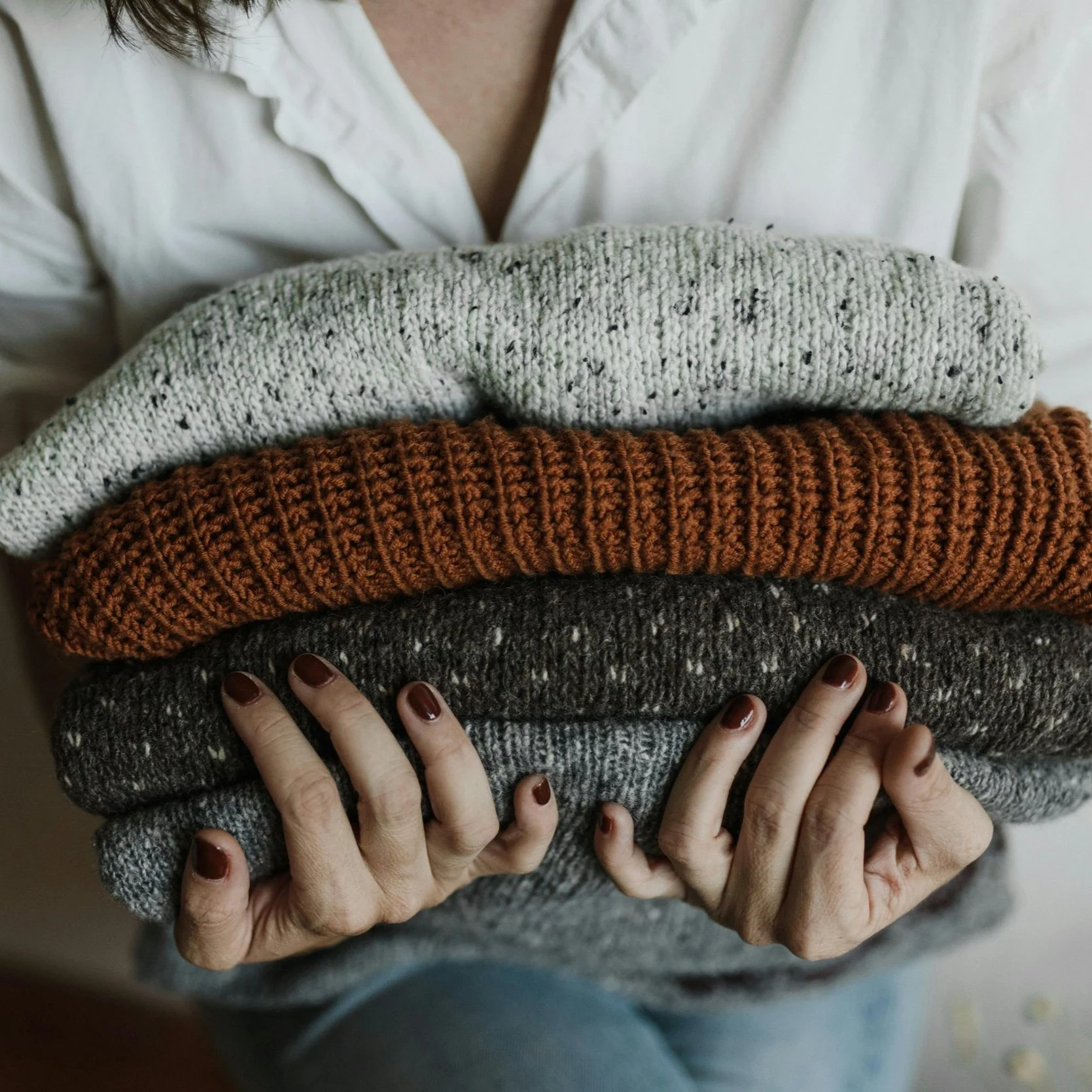  There’s Nothing Chicer In This World Than Wearing These 2 Basic Colors Together