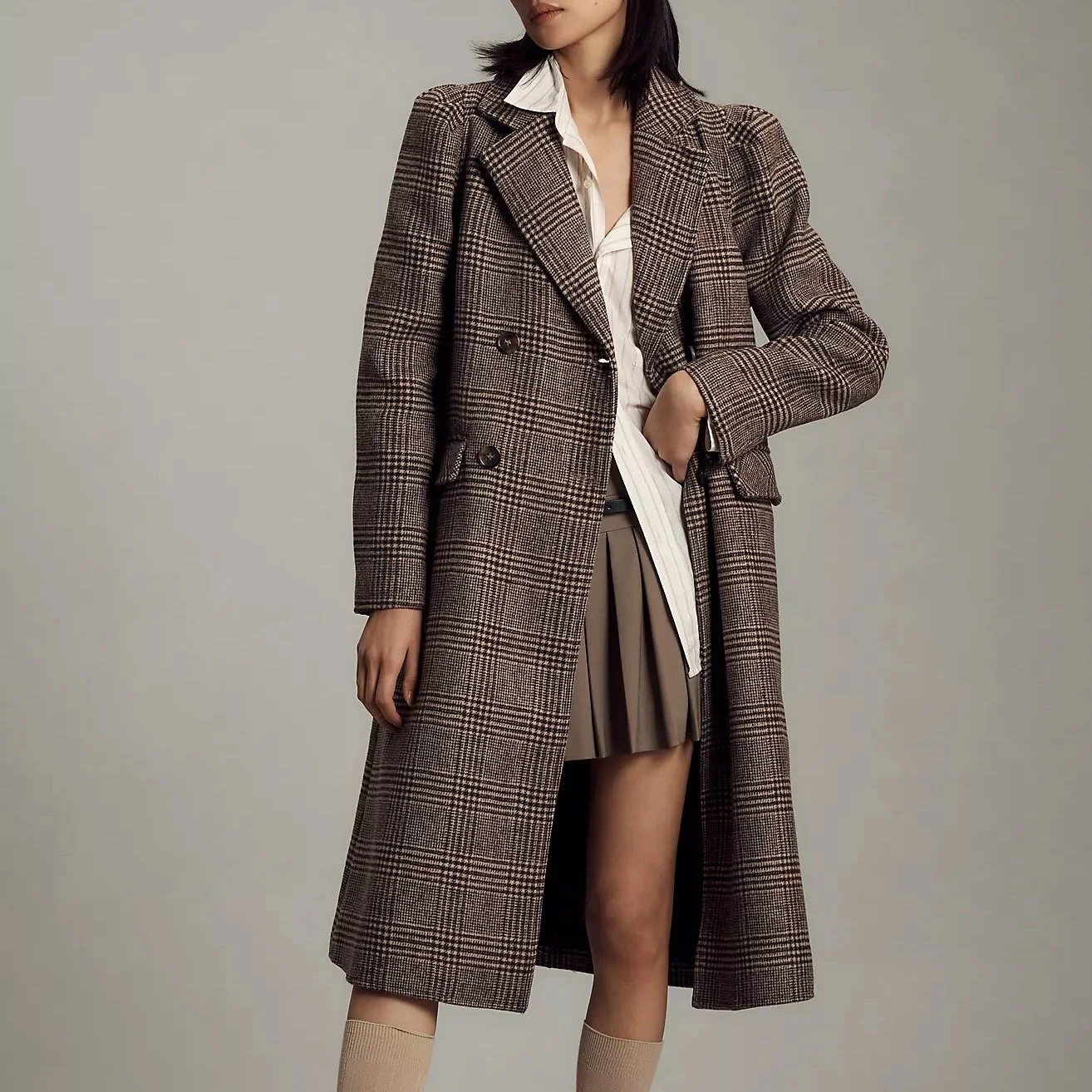 18 Things All Elegant Women Have In Their Cold-Weather Wardrobe