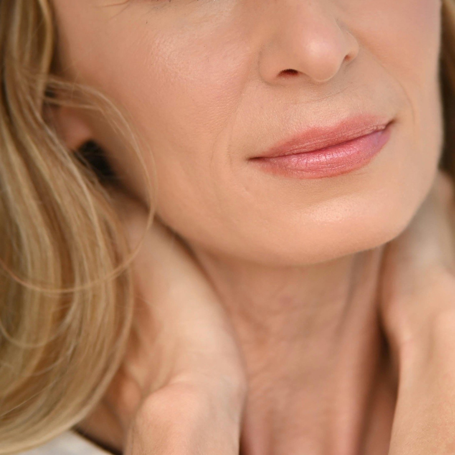 The 7 Best Long-Lasting Products That Won’t Melt Off Your Mature Skin—But Also Don’t Look Makeuppy