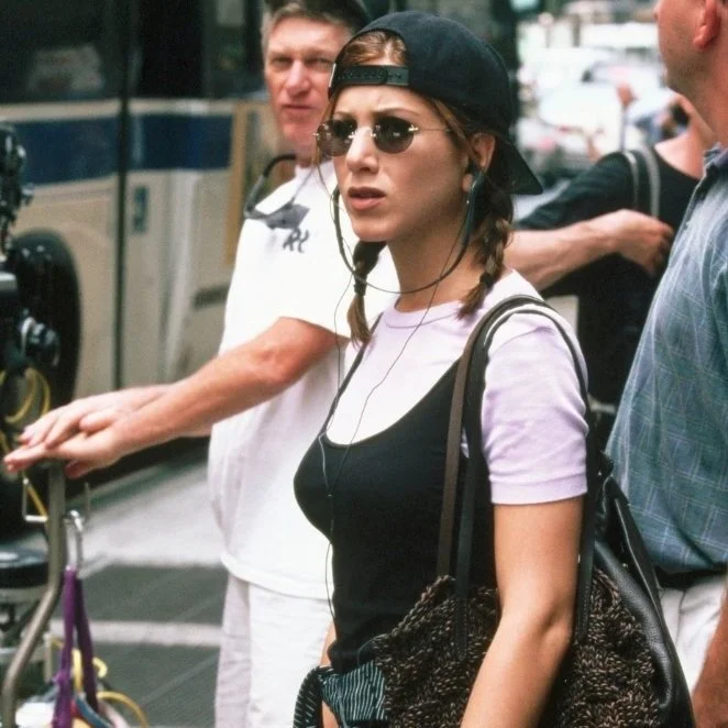 How To Dress Like Jen Aniston In The Underrated Masterpiece Picture Perfect