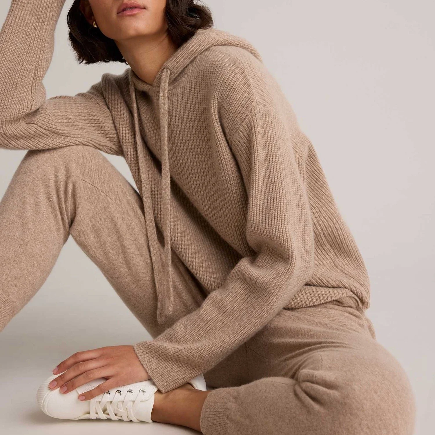 9 Cozy Fall Sets You Can Proudly Wear Outside The House