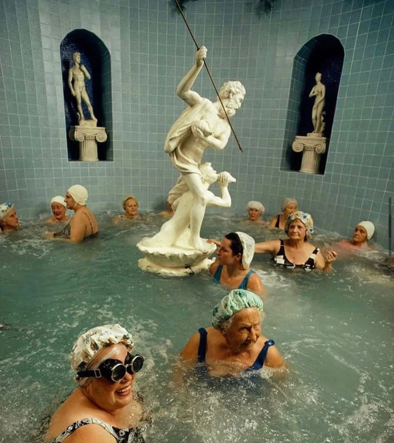 There is one overlooked, remarkably easy thing that will scientifically slow the aging process and reduce your risk of early death and disease. 

You can do it right now. Literally now. 

Link in bio. 

#LetsTalkCandidly
📷: St. Petersburg, Florida, 