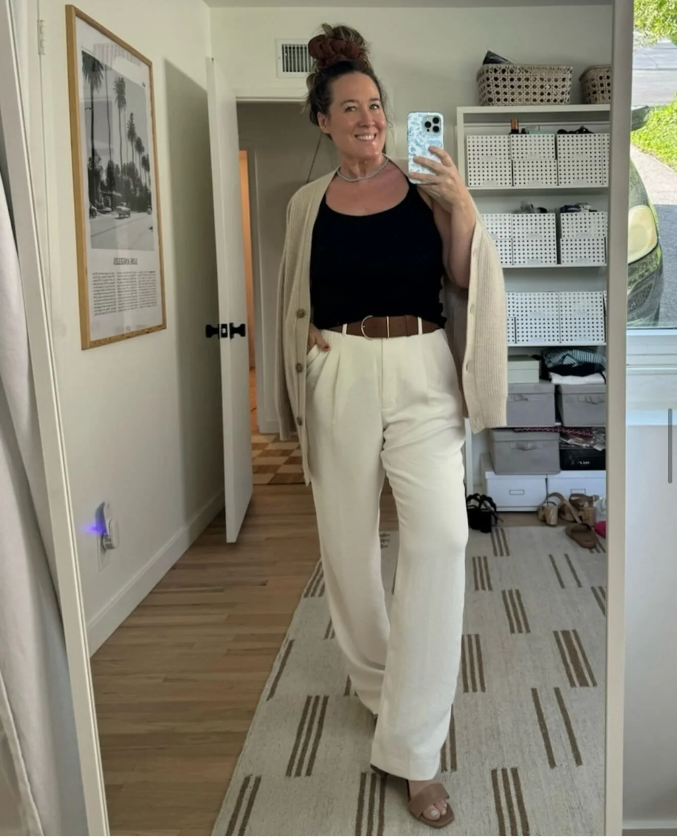 There&rsquo;s a reason we all HATE our pants. And we&rsquo;ve figured it out. And found 9 pairs of pants that actually fit, are wildly comfortable, and are supremely flattering. Your favorite new pants are on this list. Promise. 

Link in bio. 

#Let