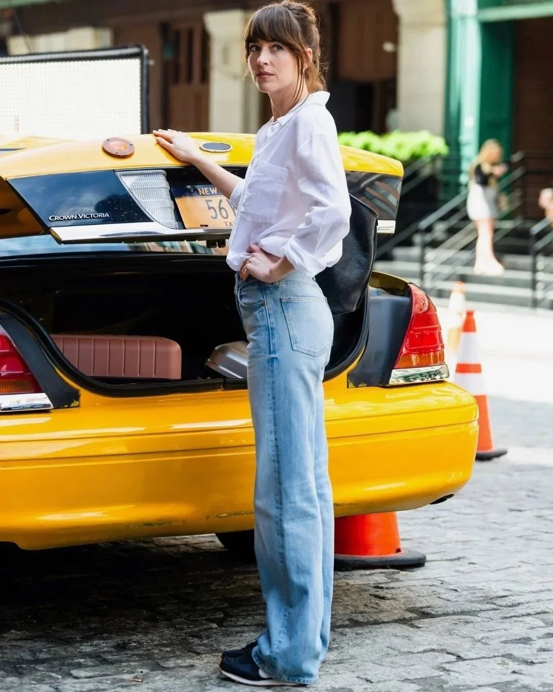 There are 5 celeb trends we&rsquo;re brave enough to admit we really, really like. 

#LetsTalkCandidly
Via Materialists, Dakota Johnson | Tracee Ellis Ross |Anne Hathaway | The Watcher, Naomi Watts | The Flight Attendant, Kaley Cuoco
🔗: https://www.