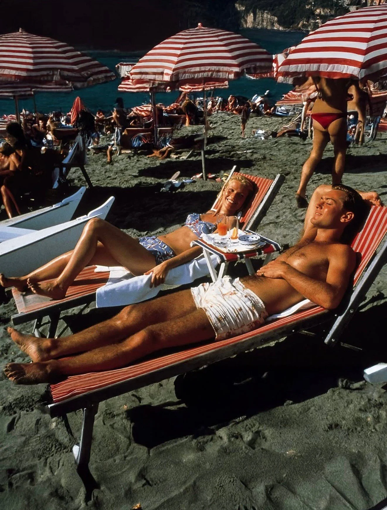 We found THE best cream bronzer for the face. Which we really need right now because we are feeling very pale and wintry. Gives a natural, sun-kissed glow, is never orange, and because it&rsquo;s sheer, is impossible to mess up. You can put it on wit