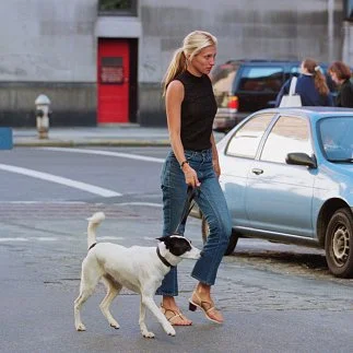 There Are 8 Precise Pieces Of Clothing We Need To Dress As Chic As Carolyn Bessette Kennedy In The Series Love Story