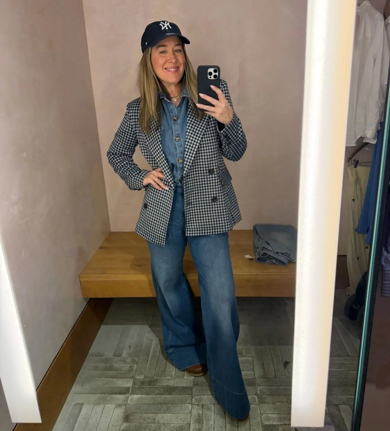 Come to the dressing room with us to try on 9 pieces from Anthro and tell us how you think  they look on a regular person vs. the model. Including that blazer which is so flattering but is so stretchy it feels like a sweatshirt. 

Link in bio. 

#Let