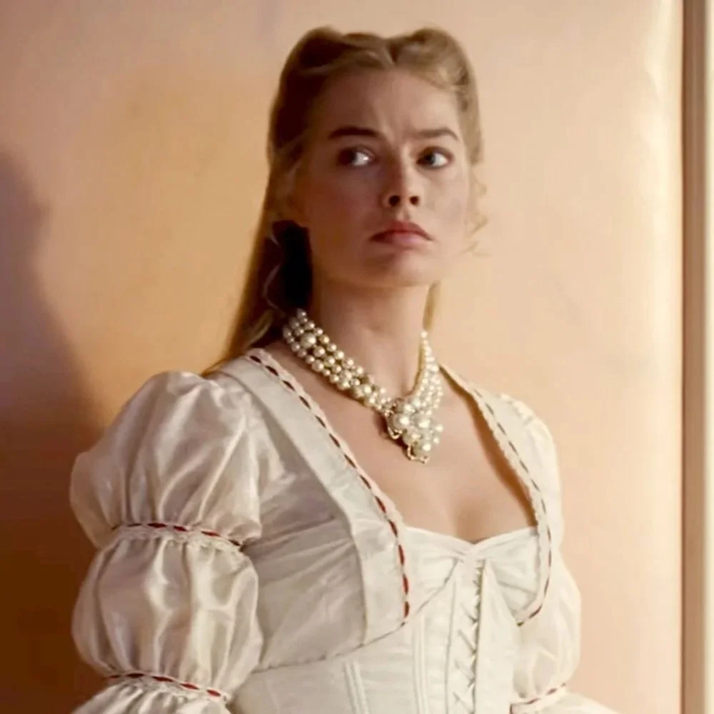 We’re Bringing Back The Statement Necklace. Join us?