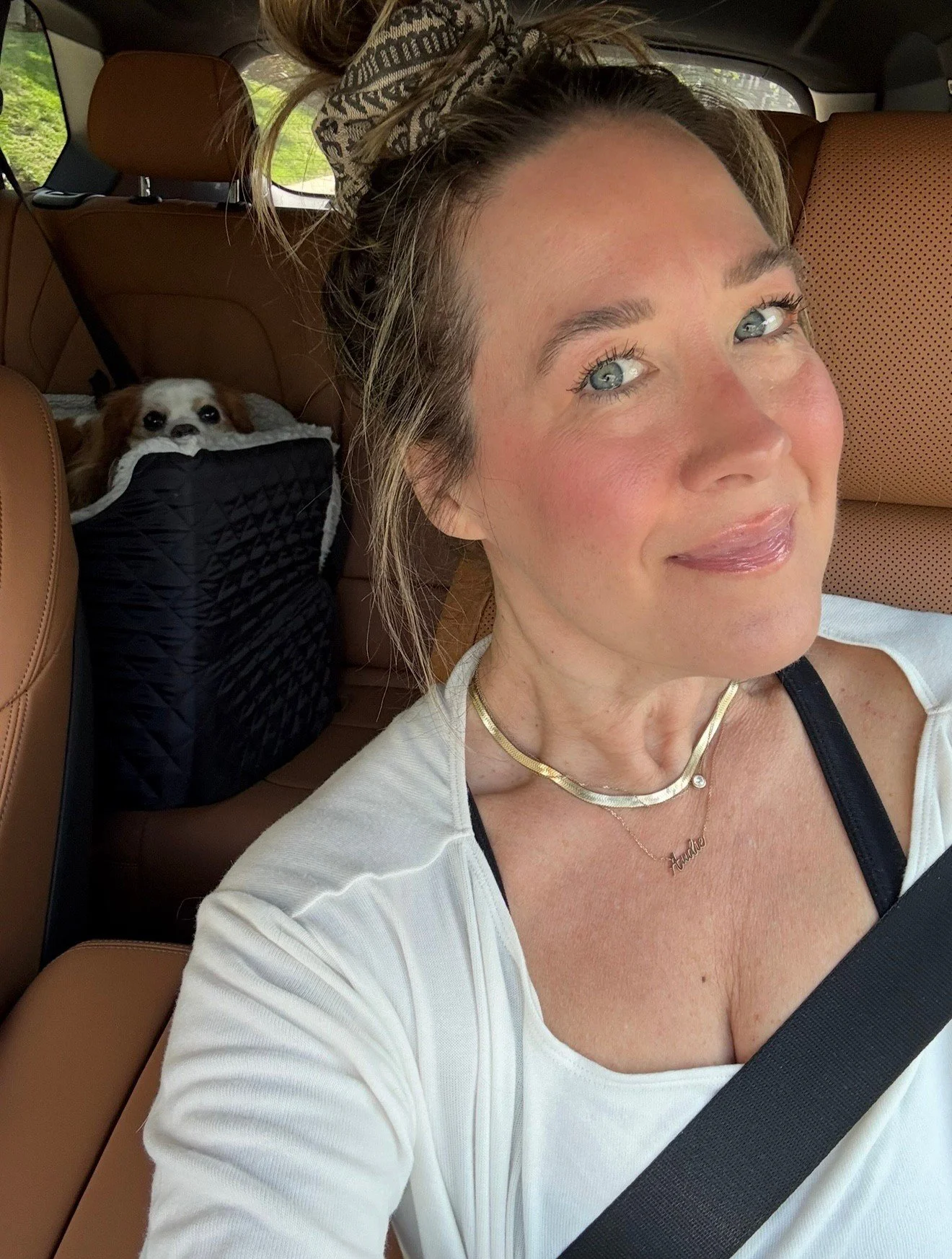 Oh hi. Your internet friend @audiebird (and bun) here to bring you some pressing informing. 90% of the time I look like a greasy-haired bridge troll when I&rsquo;m out running errands. So I challenged myself to create a 60-second makeup routine JUST 