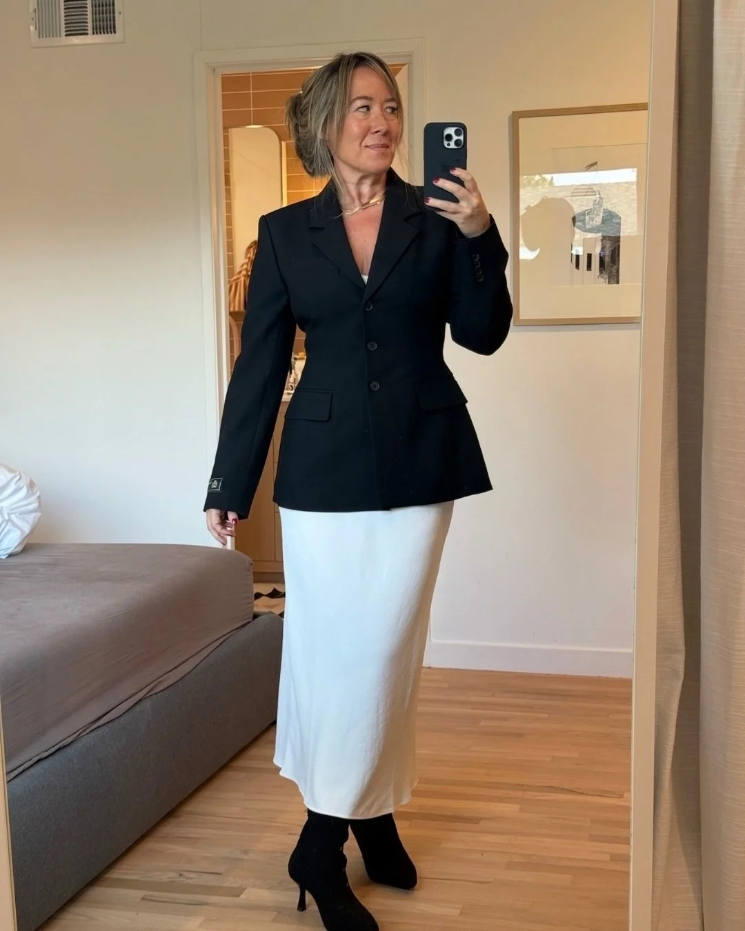 Well, we&rsquo;ve done it. We have found Life&rsquo;s Best Blazer &trade;. It &ldquo;snatches&rdquo; your body to the heavens, yet is long enough to fully cover your (ample) bottom (last slide for proof). It is perfect, it is peerless, it comes in ma