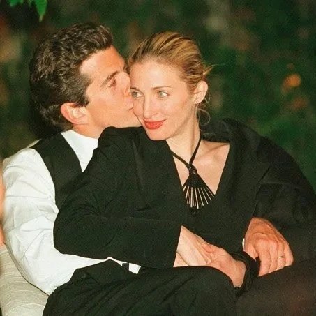 This Is The Exact Lip Color Carolyn Bessette Kennedy Wore In The 90s—And It’s Still Perfect Today. 