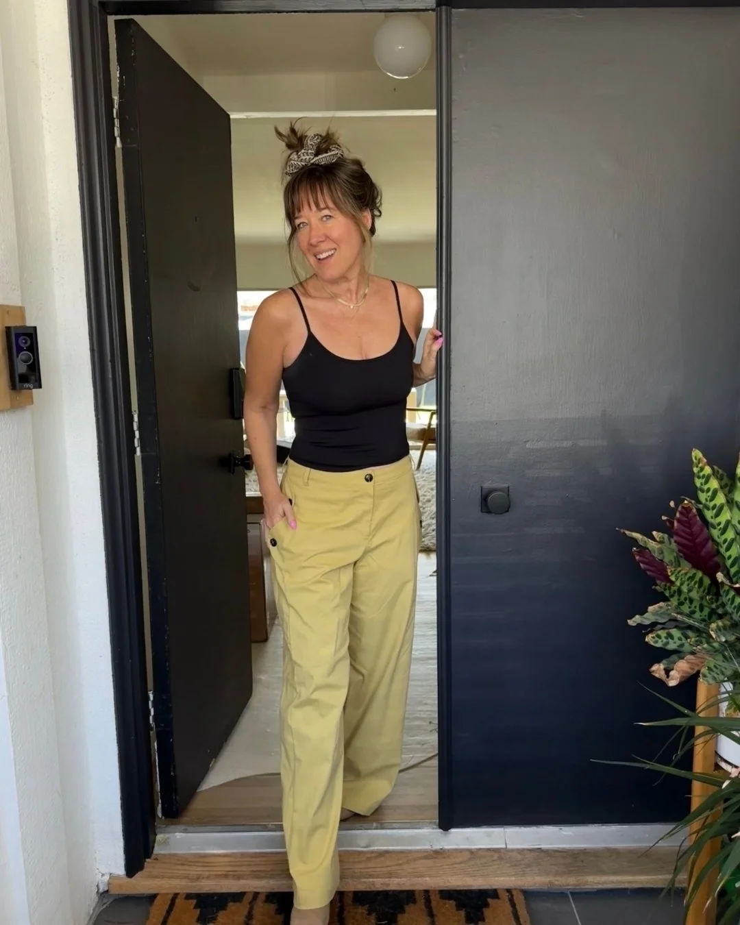 If you have a big butt and thighs, but a smaller waist so ev.er.y.thing has a waist gap, we found 4 MAGIC pairs of pants that all fit like they were custom made for your body. Front, side, butt shots of all of them. 

Link in bio. 

#LetsTalkCandidly