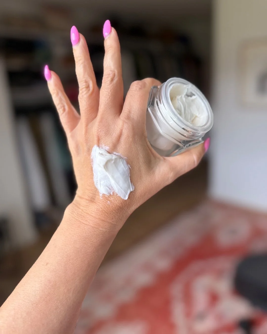 We&rsquo;ve tried over 42 moisturizers for mature skin in the last year, and we always come back to this one. (Hint in the second photo)

Link in bio. 

#LetsTalkCandidly
🔗: https://www.thecandidly.com/article/ive-tried-42-moisturizers-for-mature-sk