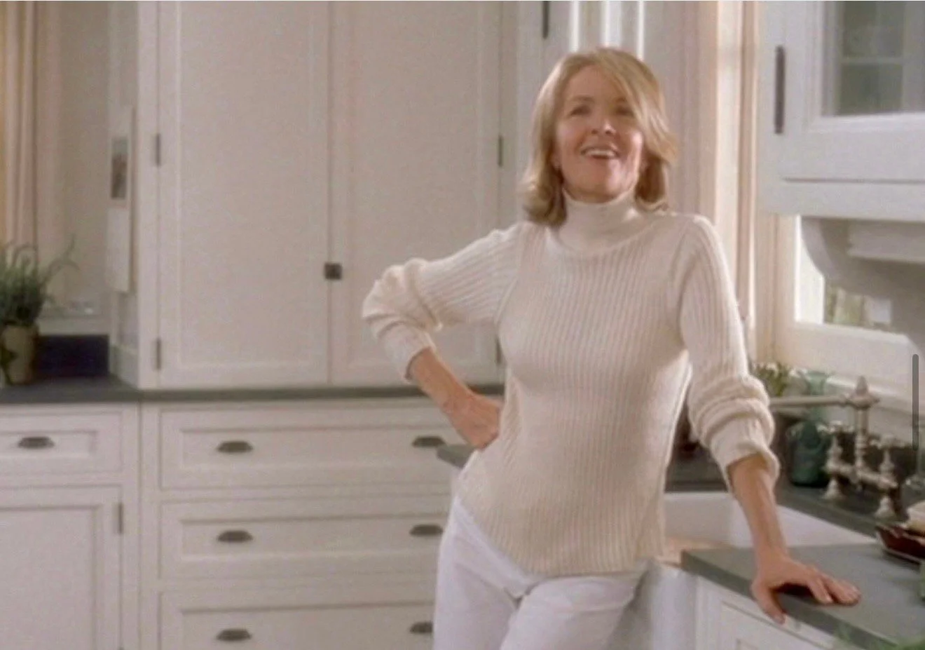 11 shirts that are gorgeous and flattering&hellip;and you don&rsquo;t need to tuck them in! Blessedly. 

Link in bio. 

Ps: Rest easy, beloved Diane. We will never stop posting her because she lives on. 
#LetsTalkCandidly
Via Something&rsquo;s Gotta 