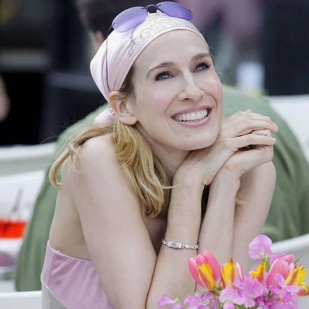 How The Hell Do I Wear A Scarf Without Looking Like An Elitist TV Mother-In-Law?