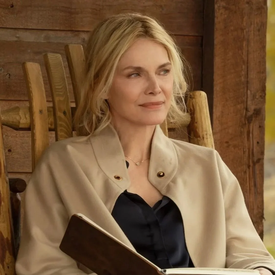 We Need To Talk About Michelle Pfeiffer'S Hair Clip In The Madison 