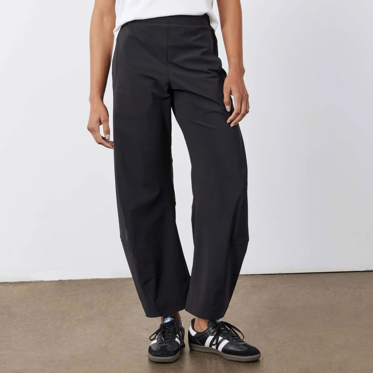 We Tried Those Insanely Viral Pants You Keep Getting Ads For. Here’s Our Honest Thoughts.