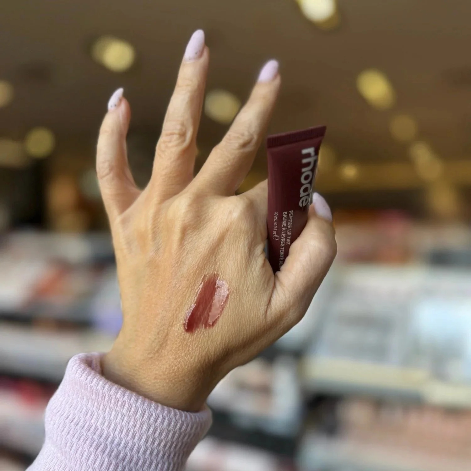 The 7 Best “Just-Bitten” Lip Colors For 40ish Women That Are Immensely Flattering And Deeply Hydrating