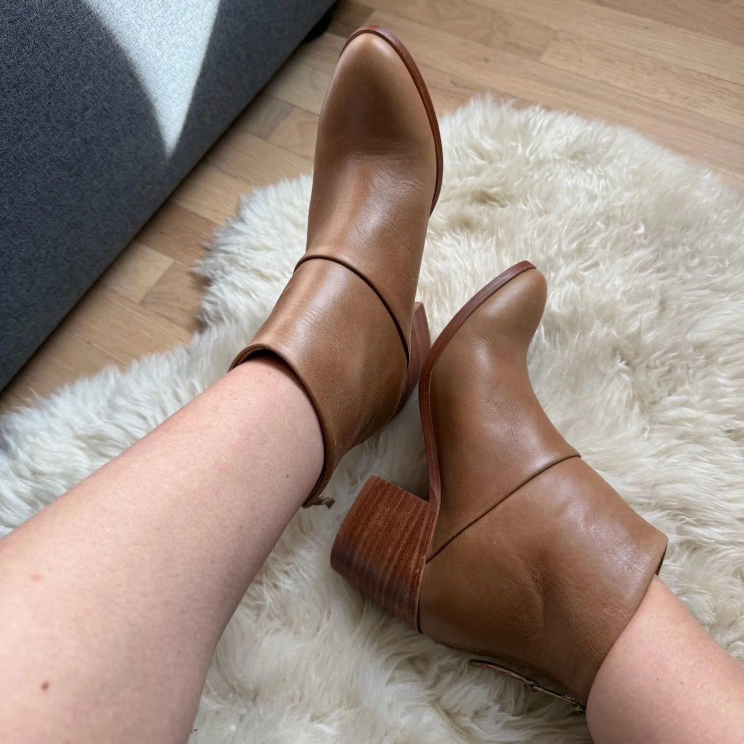 comfortable black boots