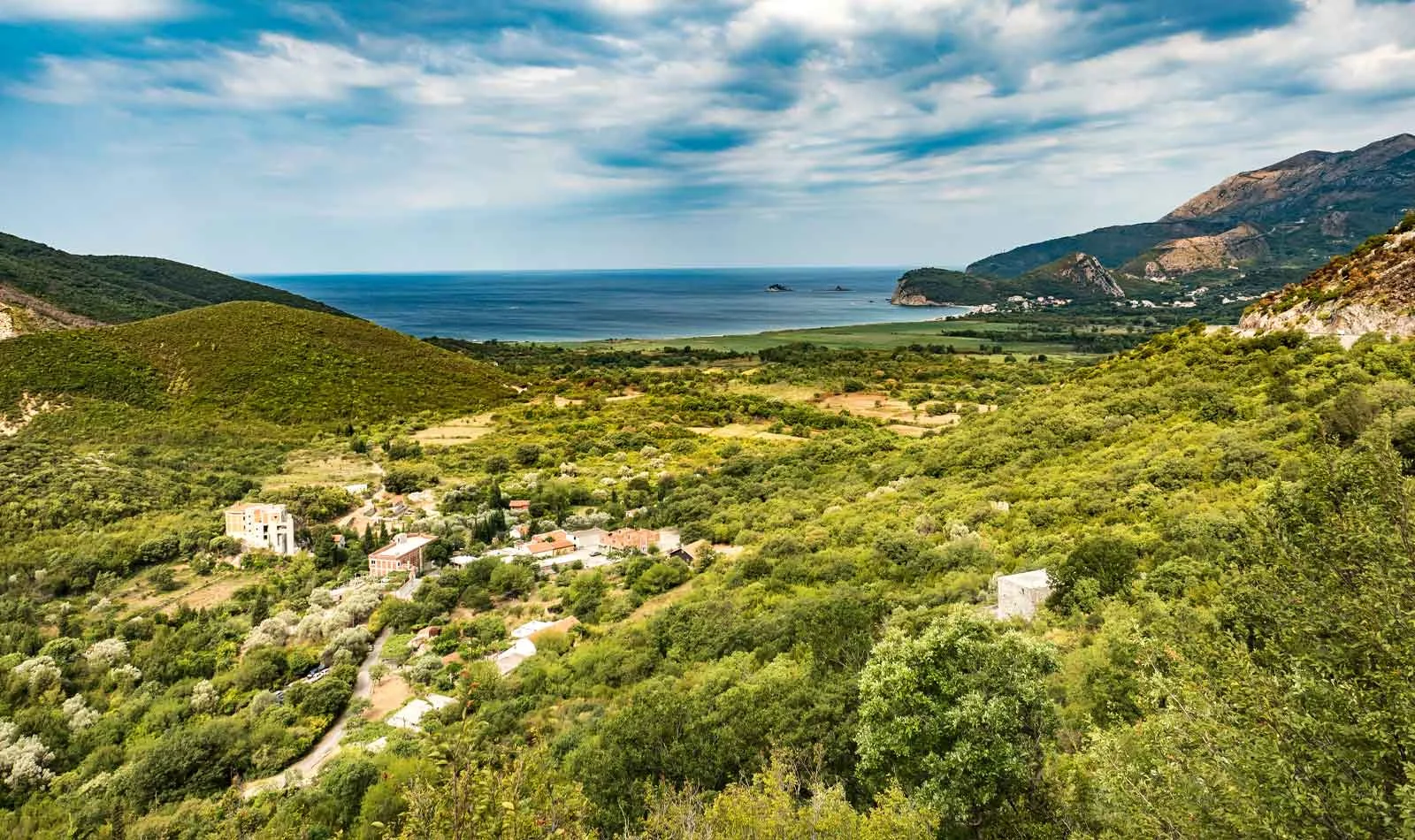 Bikepacking-Balkans-Montenegro-02.jpg