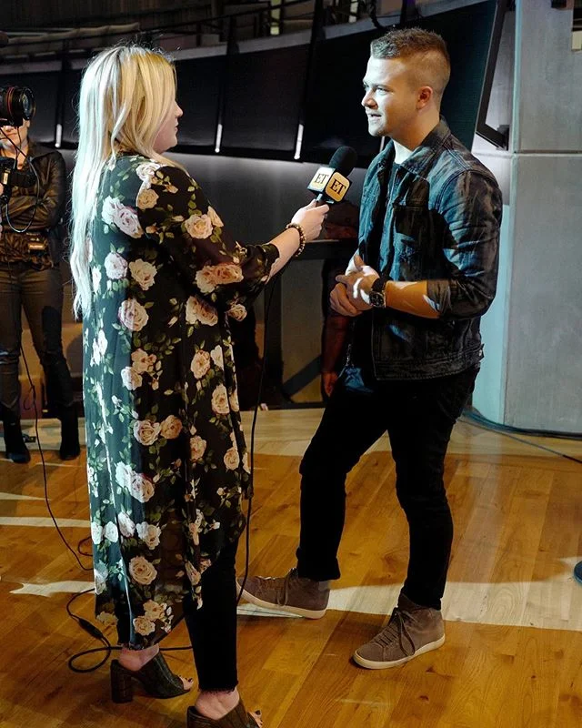 Such a good time in Nashville talking to @hunterhayes @eastoncorbin and more ahead of @hallmarkchannel &ldquo;The Love of Dogs&rdquo; benefit concert for ET. A cause close to this Fur Mom&rsquo;s heart. ❤️✨ Thank you to my former PR crew, and especia