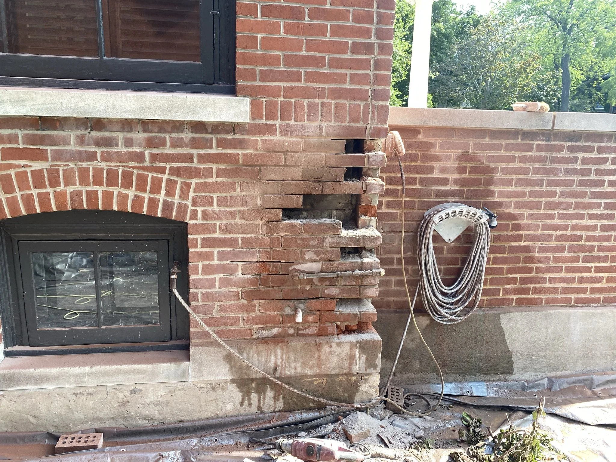 Tuckpointing &amp; Brick Replacement