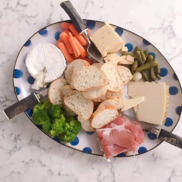 Felt cheesy, might delete later. 🧀 .
.
.
.
.
#cheeseplate #meatsandcheeses #charcuterie #blogger #foodblogger #nycblogger #fromtessypieskitchen #cheeseplease #praisecheesus #cheese #meatandcheeseplatter #appetizer #happyhour #brie #cheddar #prosciut