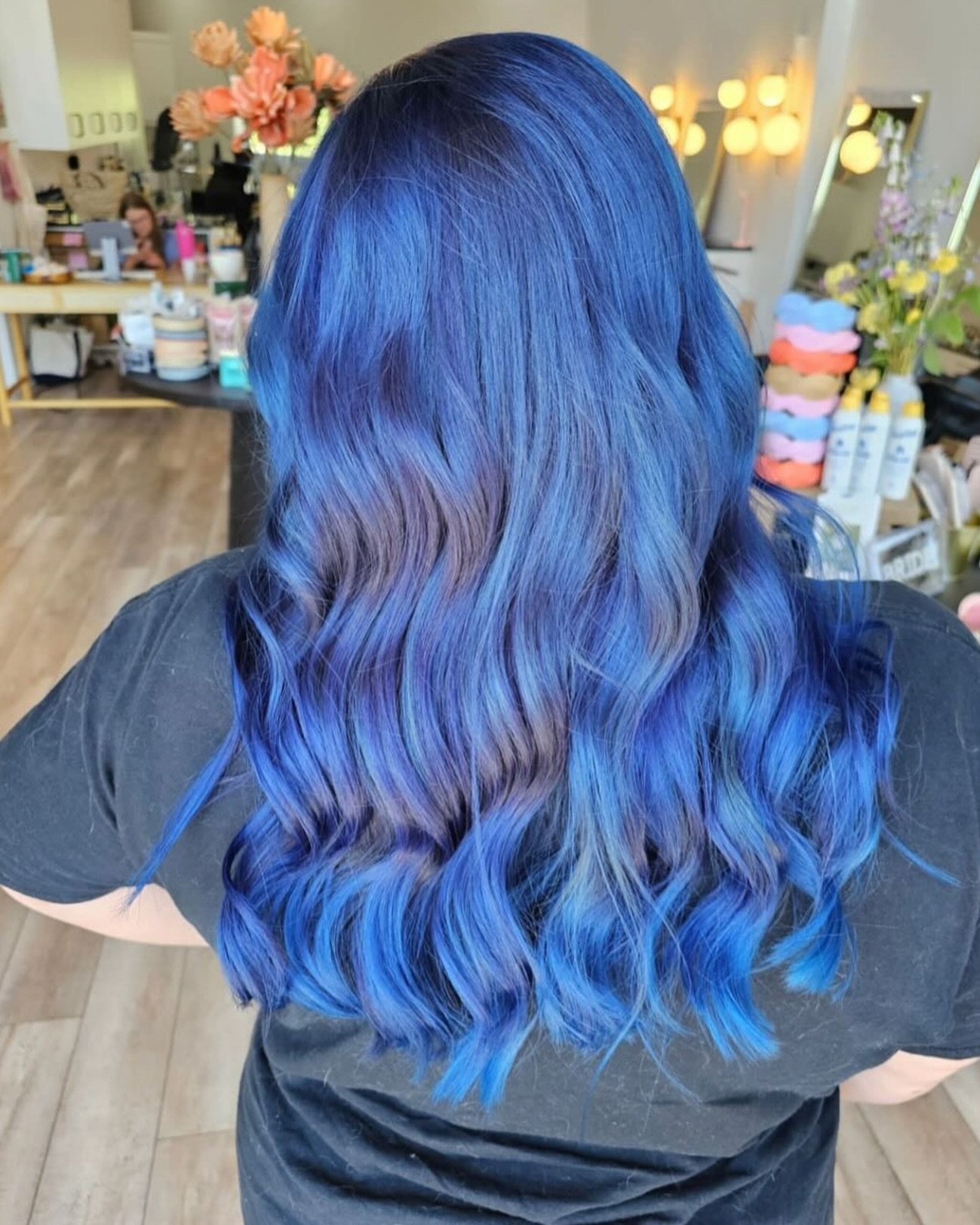 Summer vibes just got a whole lot cooler! Blue hair shining bright under the sun? Yes, please! Embrace the heat and rock that bold, beautiful blue all summer long! 💙

#bluehairsummer #summervibes #littlerocksalon #littlerockcolorist #littlerockhairs