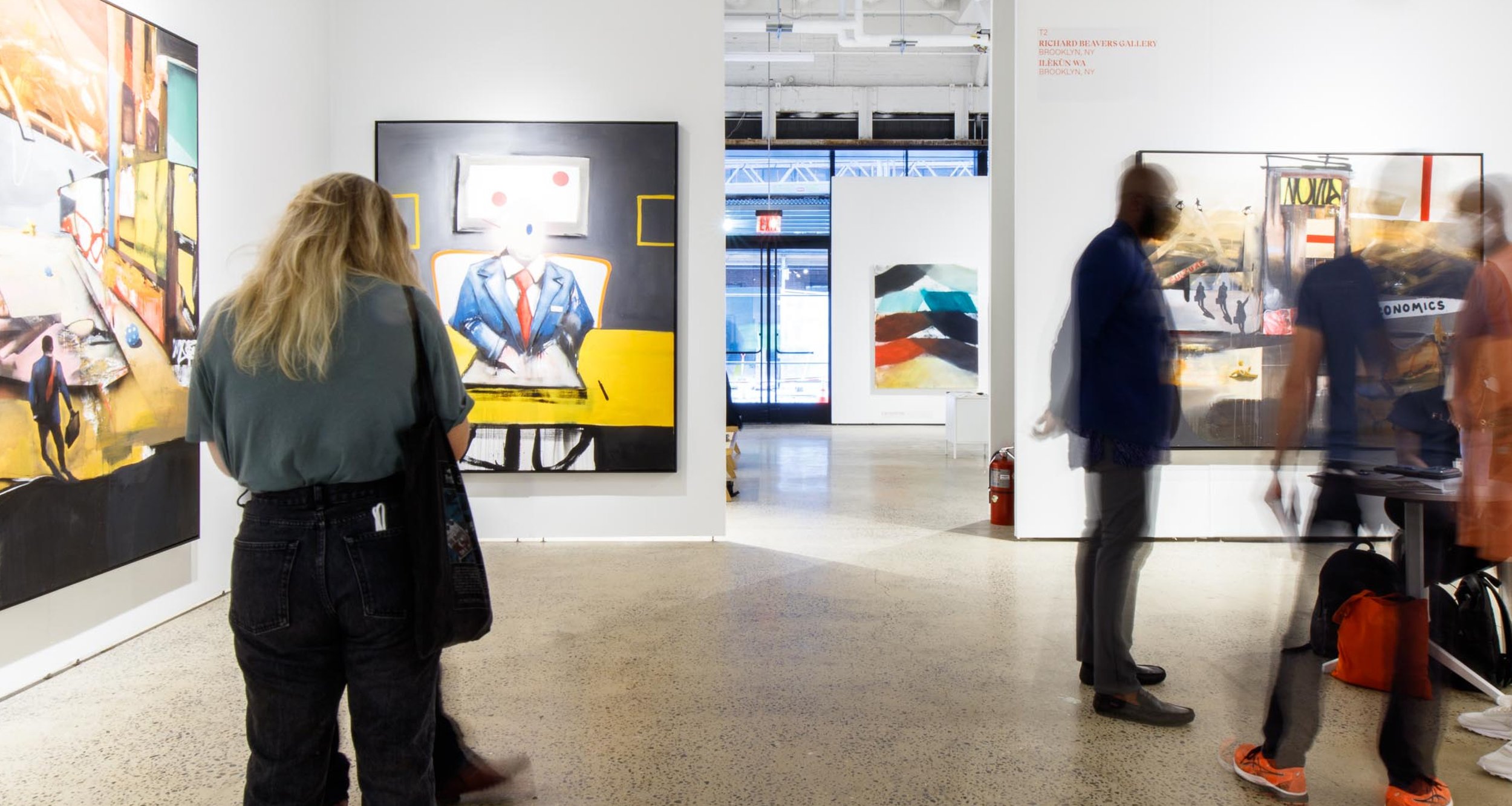  Visitors in booth by Richard Beavers Gallery (Brooklyn); work by Marcus Jansen© David Willems Photography 