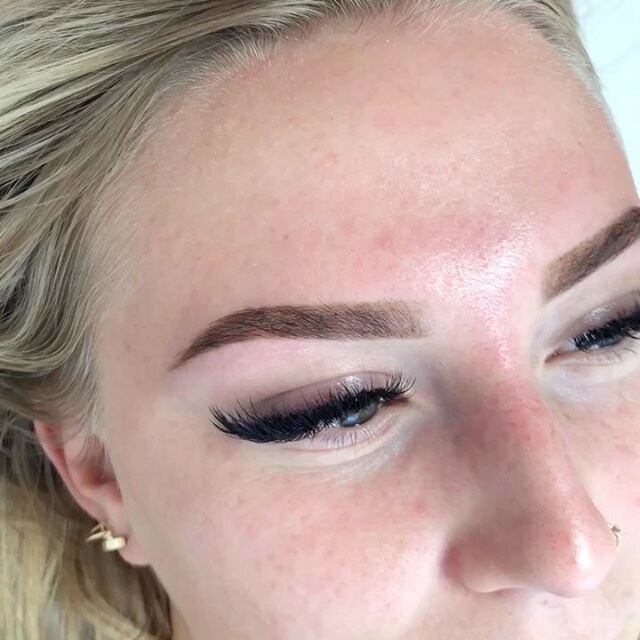 #Hennabrows is a great start to semipermanent!  #blondies
.
.
⠀⠀⠀⠀⠀⠀⠀⠀⠀
Henna is a natural alternative to tinting, it is ammonia and peroxide free giving your brows the tattooed effect. Lasts anywhere from 1-3 weeks on the skin, 4-6 weeks on the hair